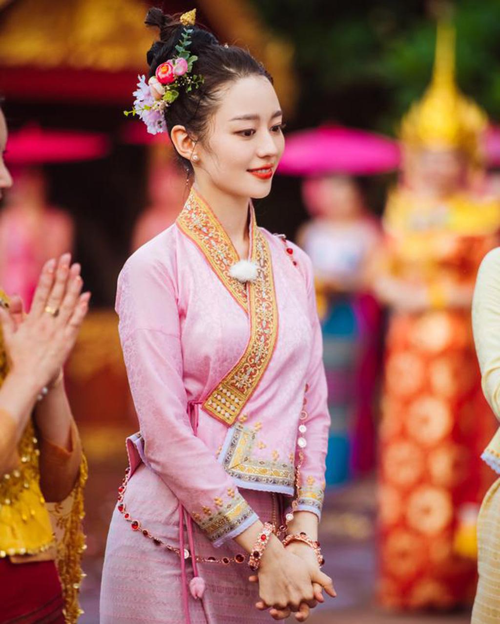 那个叫爱丝的姑娘,和一条我总也点不开的链接 那个叫爱丝的姑娘,和一条我总也点不开的链接
