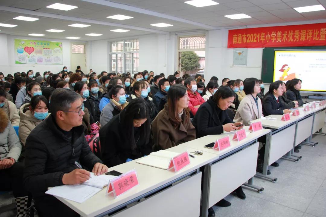 翻了365场秀，我终于把明天穿什么这件事想明白了