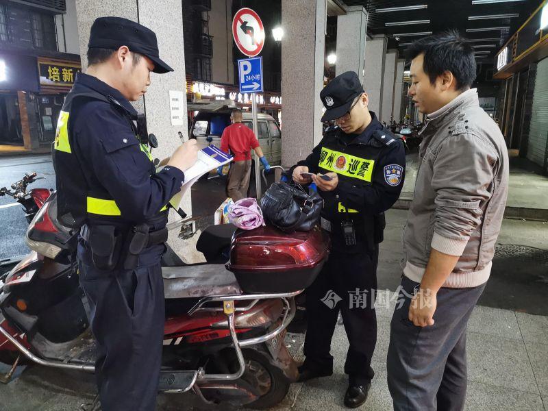 那天下午三点,我盯着屏幕上转了四十分钟的加载条,突然想起楼下面馆老板说过的一句话 那天下午三点,我盯着屏幕上转了四十分钟的加载条,突然想起楼下面馆老板说过的一句话
